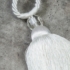 Kép 2/3 - Ines egy bojtos függönyelkötő Fehér