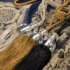 Kép 2/5 - Iza egy bojtos függönyelkötő glamour stílusban Fekete